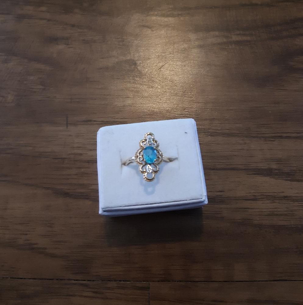 10K Blue Topaz and Diamond Ring Size 6